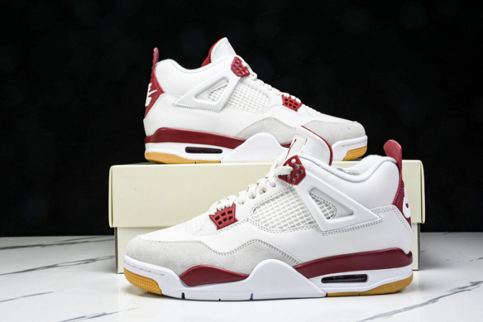 Jordan 4 Retro SB Varsity Red DR5415-106
